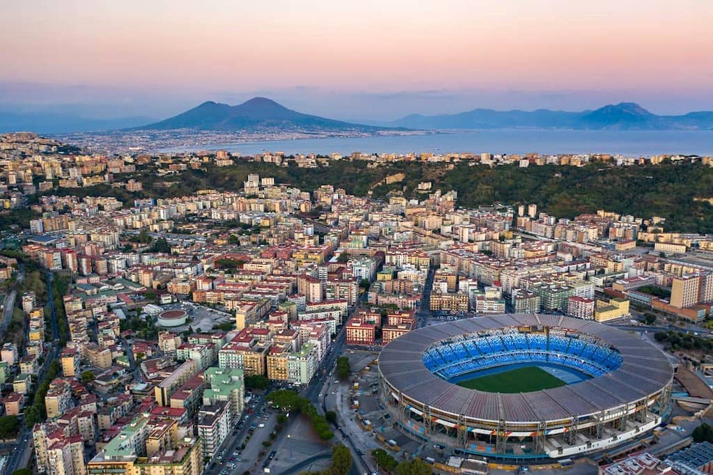 A origem do time Napoli na Itália