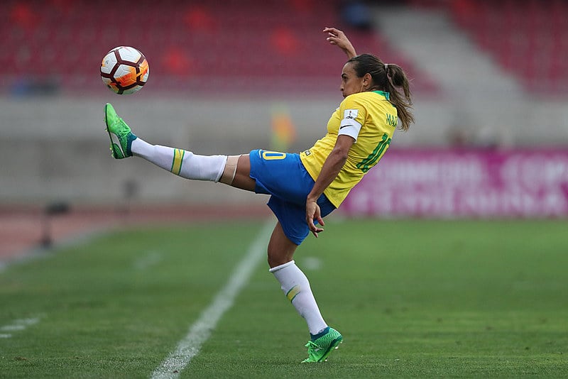 Como fazer parte de um time de futebol feminino